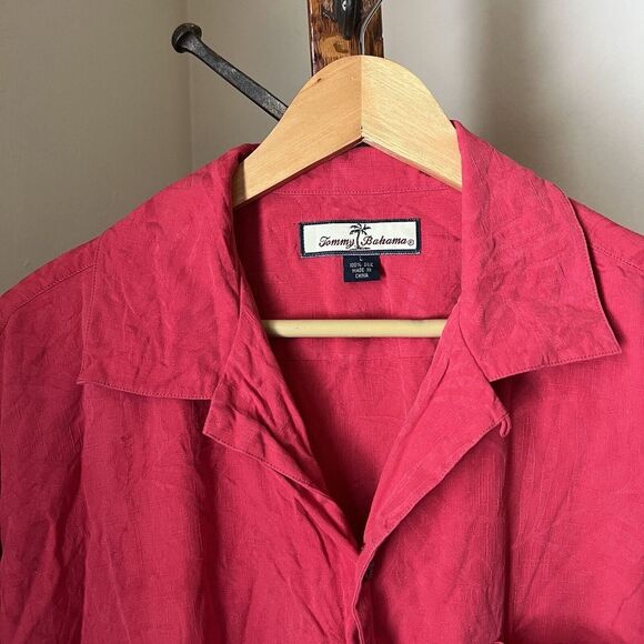 Tommy Bahama Mens Large 100% Silk Hawaiian Camp Shirt Red Floral - Picture 4 of 10